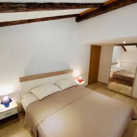 Apartament Karlo Auf Zwei Wohnebenen- Mit Meerblick By Interhome