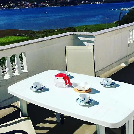 Apartament Karlo Auf Zwei Wohnebenen- Mit Meerblick By Interhome *