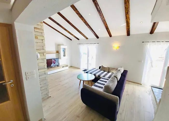 Apartament Karlo Auf Zwei Wohnebenen- Mit Meerblick By Interhome