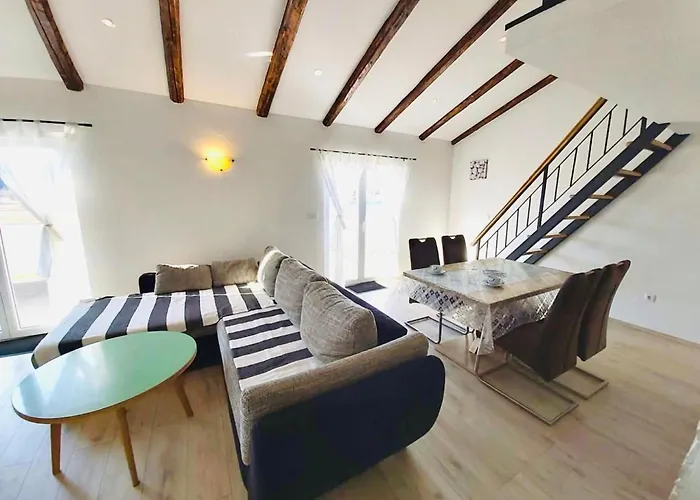 Apartament Karlo Auf Zwei Wohnebenen- Mit Meerblick By Interhome *