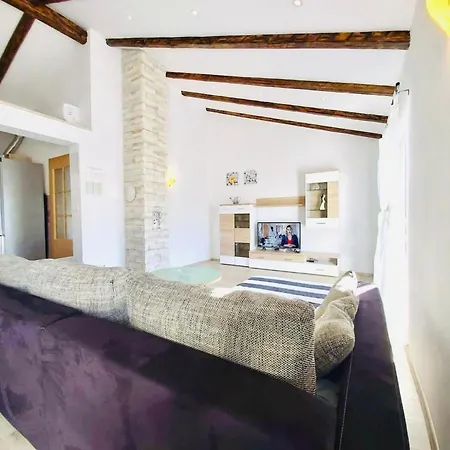 Karlo Auf Zwei Wohnebenen- Mit Meerblick By Interhome Apartment *