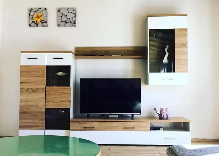 Apartment Karlo Auf Zwei Wohnebenen- Mit Meerblick By Interhome *